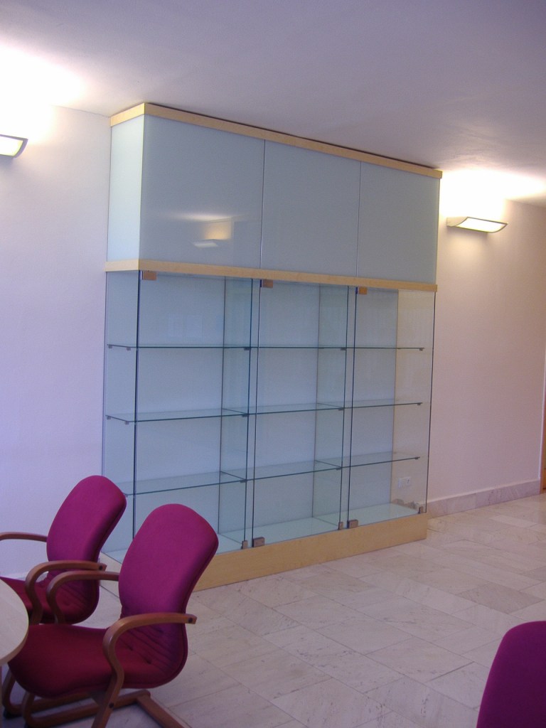 Atypická vitrína, KÚ Ústí nad Labem, 2006